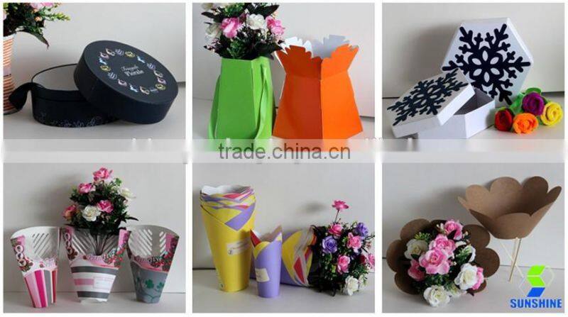 Easy transporting sturdy and intriguing package for flowers and plants