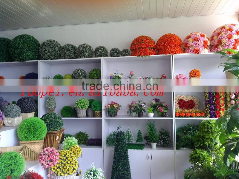 Beautiful artificial Rose wreath in different colors for Wedding decor