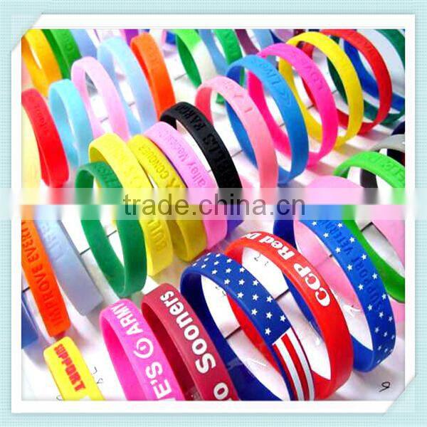 China cheap custom design silicone wristband