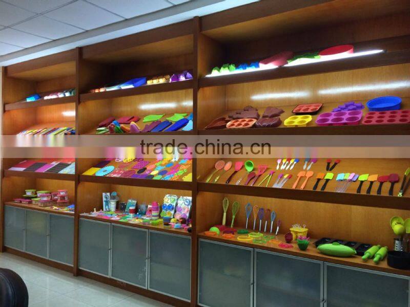 Heat-resistant animal dog shape kitchenware silicone BBQ oven glove