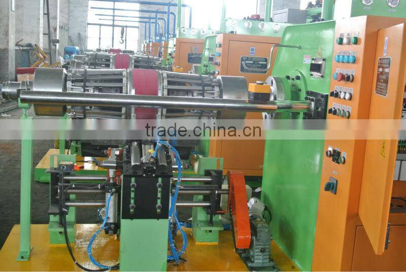 Motorcycle tyre building machine