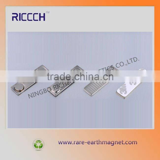 Name tag magnetic fixation