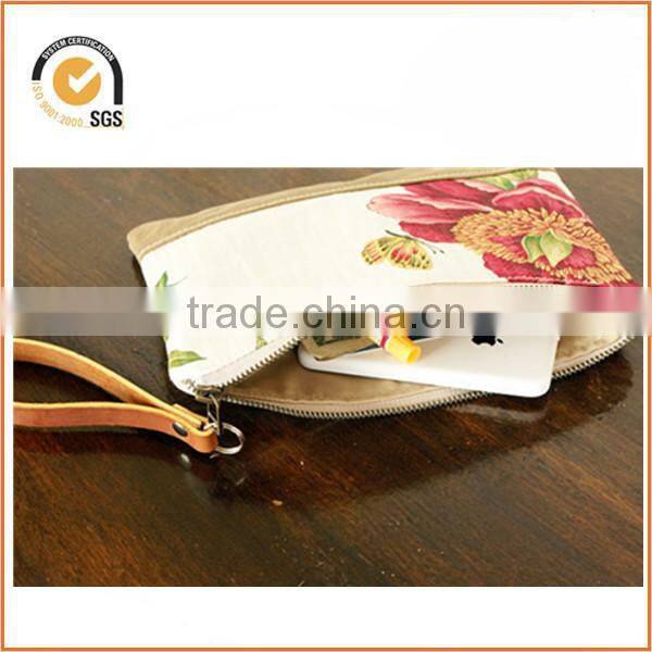 Arrow Applique Zipper Pouch/Makeup Bag: Natural Canvas with Native American Print By Chiqun Dongguan CQ-H01078