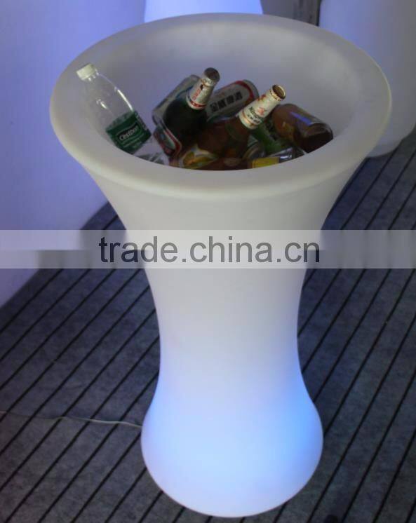 Ice bucket with LED light remote control