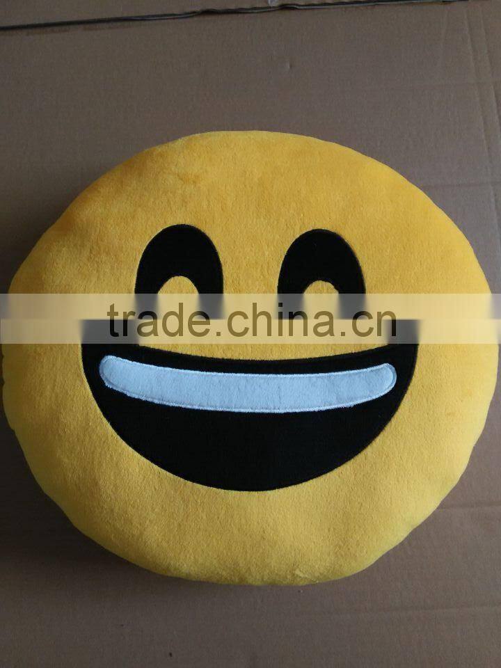 FREE SAMPLE EMOJI smiley/yellow smiley face/Cojin emoji