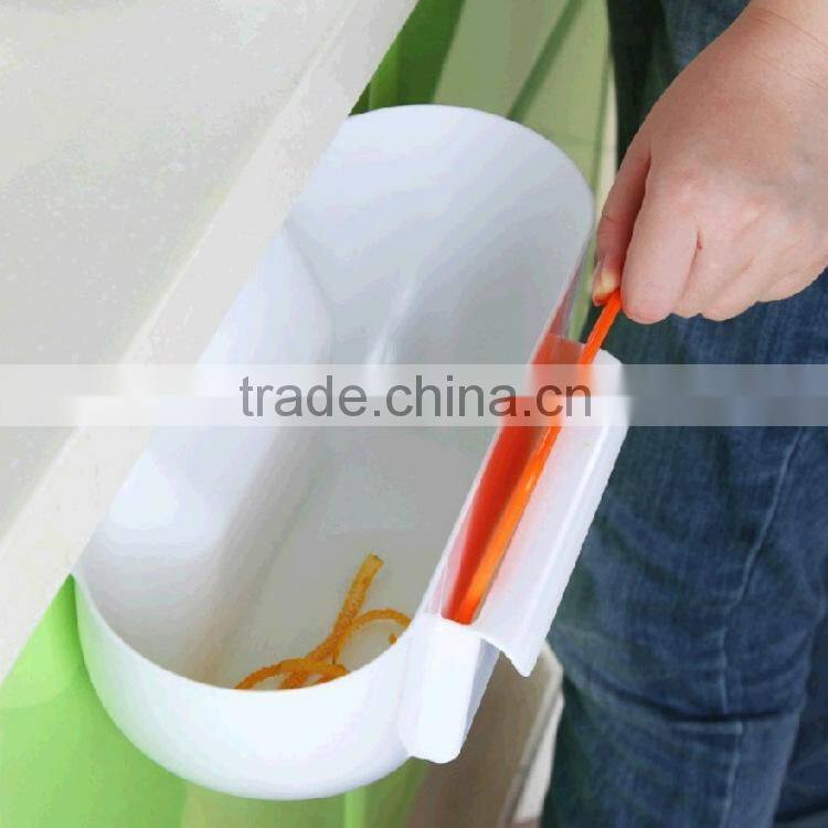 Plastic storage box Scrap trap