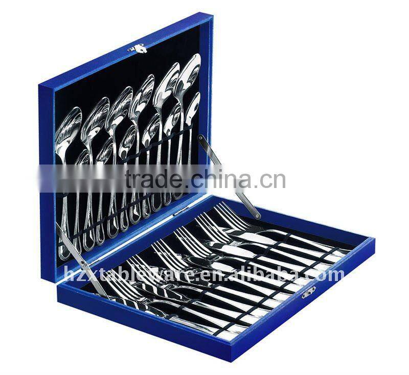 Stainless steel flatware set with crown pattern