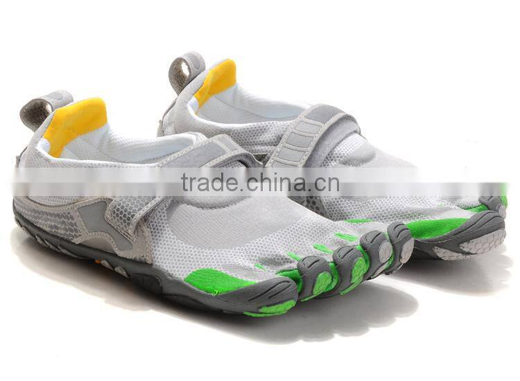 2015 climbing boot shoes for men shoes sport hiking finger shoes