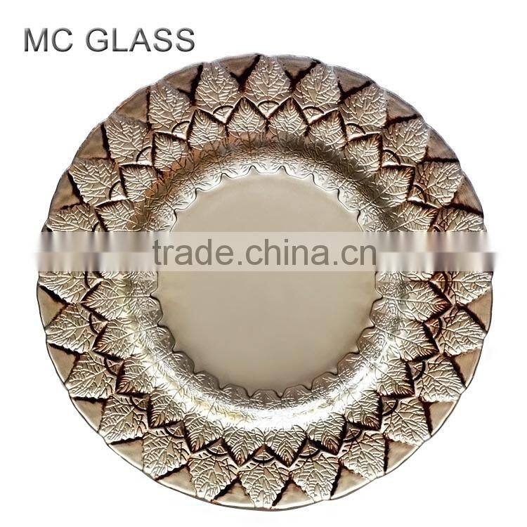 New Cheap Wedding Wholesale Gold Leaf embossed Glass Charger Plate