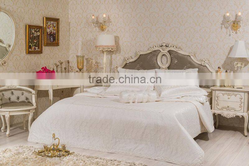 DAINTY BEDSPREAD SET OF 4 PCS / BEDDING
