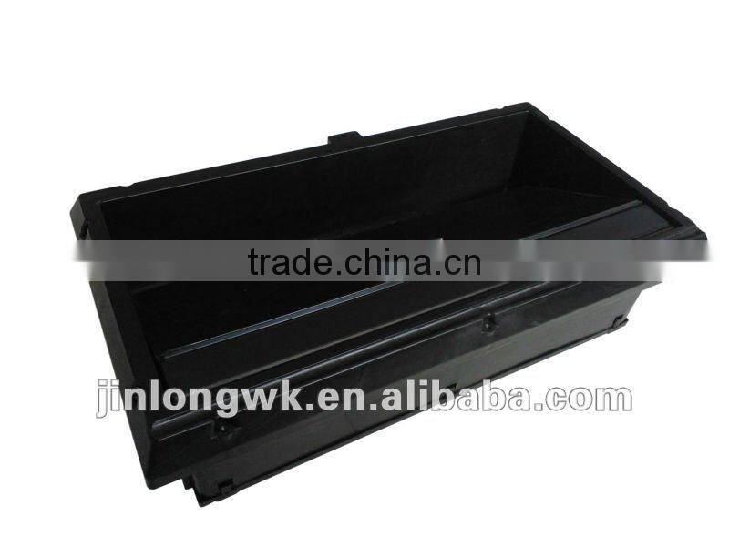 Henhouse into the wind window/air inlet