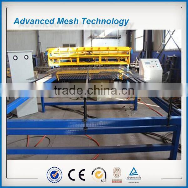 CNC automatic welded wire mesh fence machine