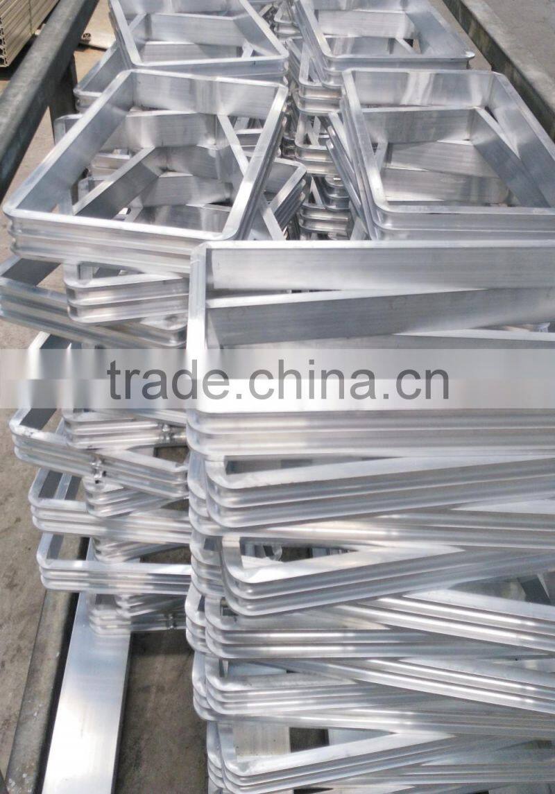 Extruded aluminum frame for seafood frozen