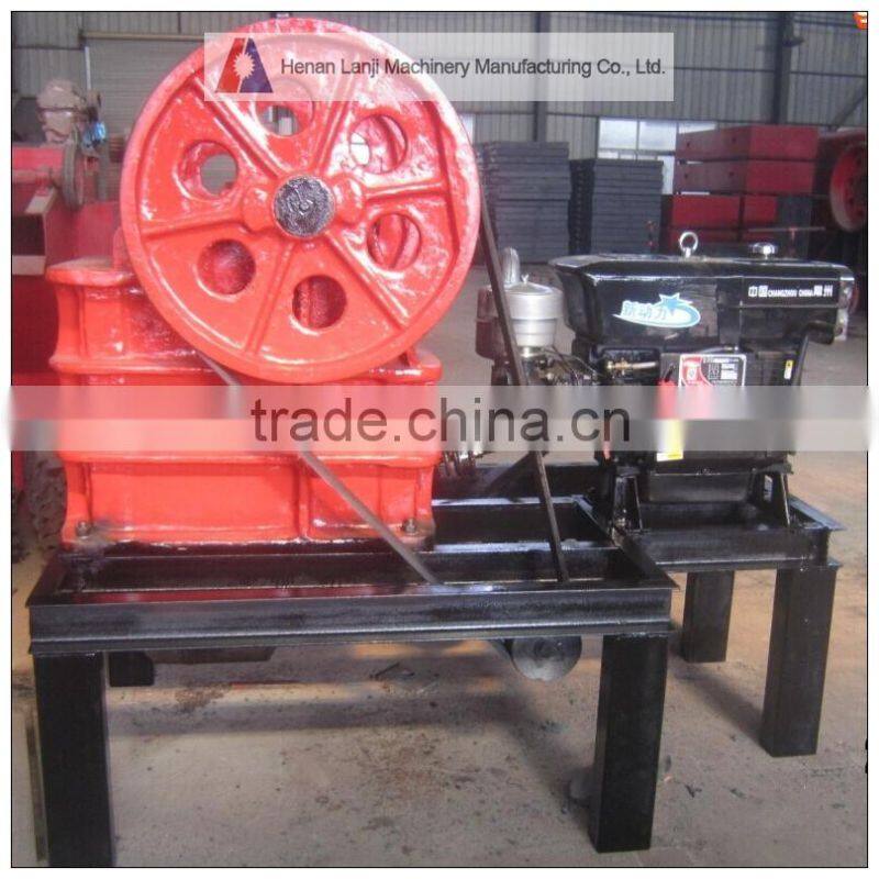 Top quality small/mini gold ore crusher/diesel jaw crusher for stone crushing with low price