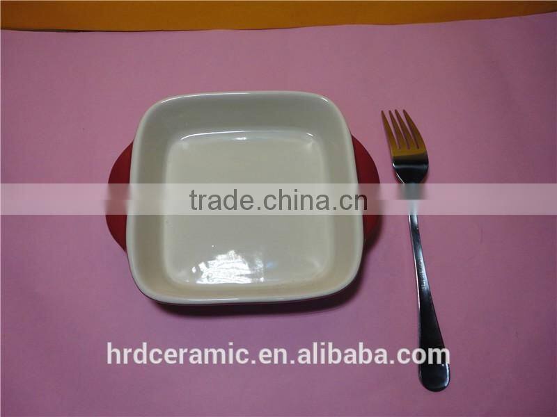 Microwave safe porcelain red oven ware bakeware with handle