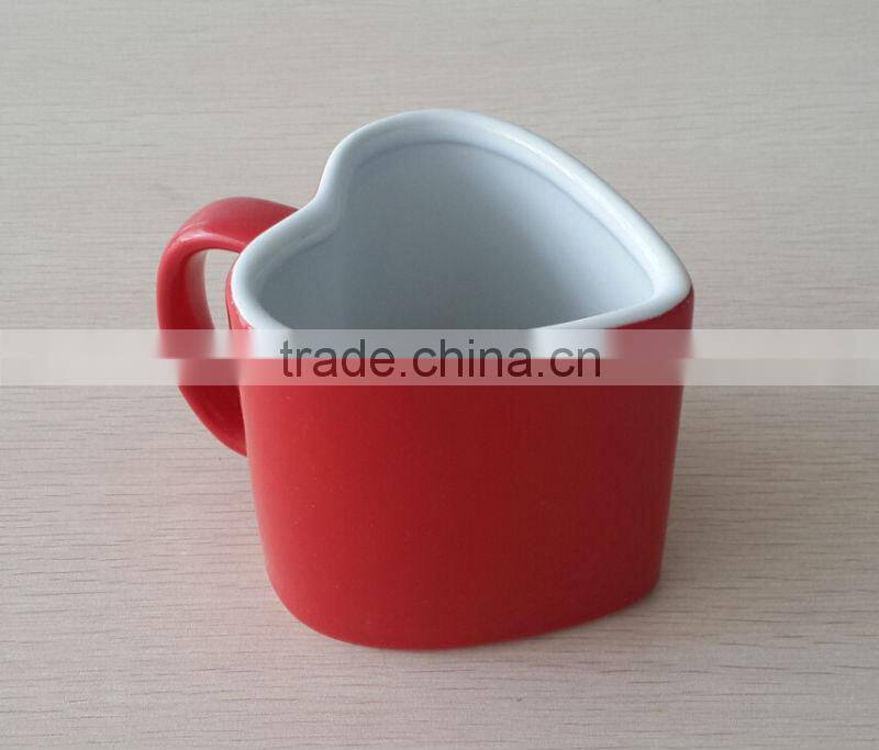 Factory directly wholesale nice stoneware red heart shape mug