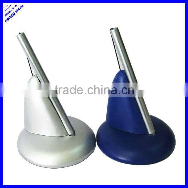 Novelty floating desktop pen with magnetic base