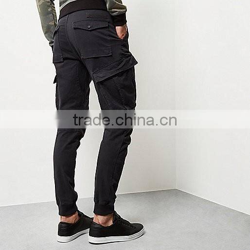 Men's Black cargo tapered joggers