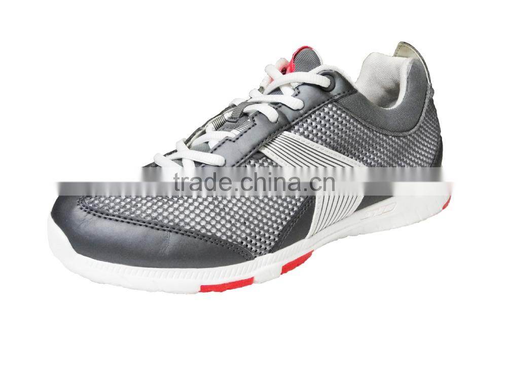 Featherweight flexible running sport shoe