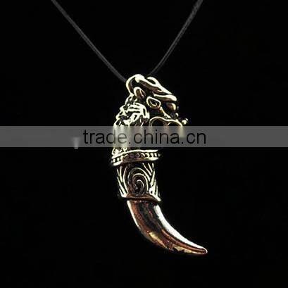 Loving couple accessories gifts wholesale Men's Wolf tooth pendant necklace