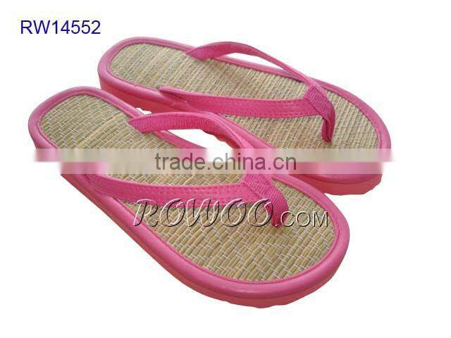 Fashionable Straw Slippers