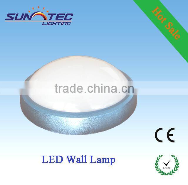 Wall light with battery