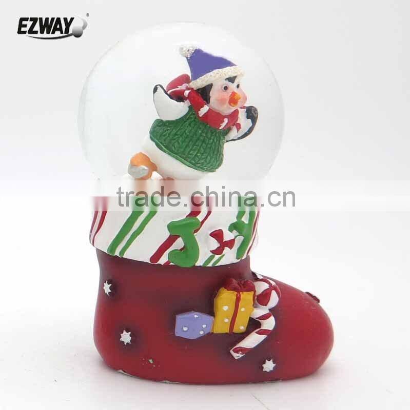 Hot sale cute and simple design different bear figurines snow globes for sale