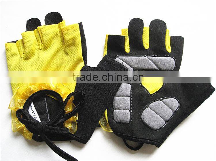 Beautiful Lace Ribbon Ladies Fingerless Driving Gloves