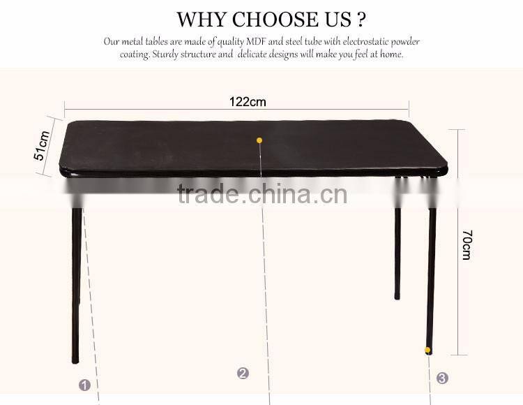 Rectangular folding table for study