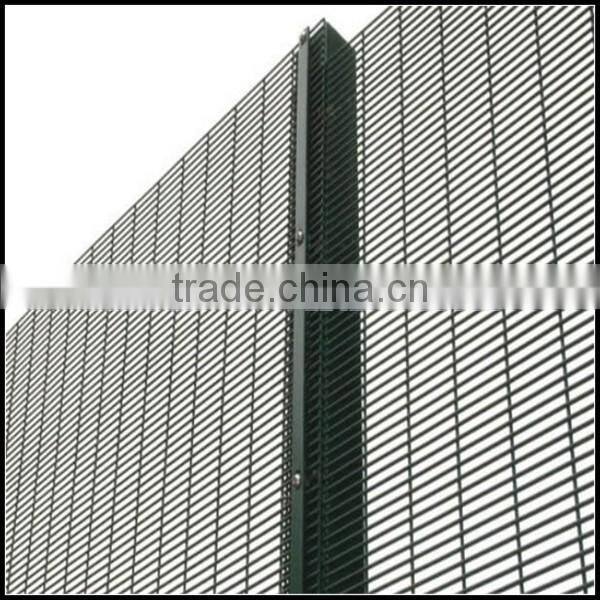 Waterproof high performance system Anti-creep Fence / 358 serried horizontal wires fence China