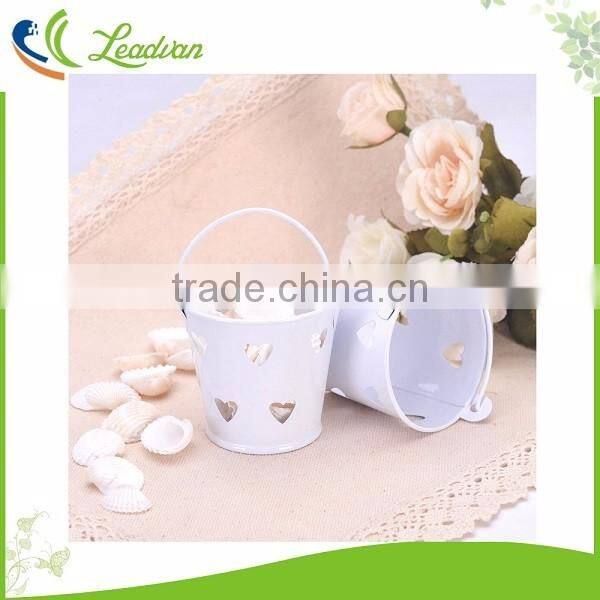 New design small candy buckets wedding pails party favor metal bucket with hollow hearts