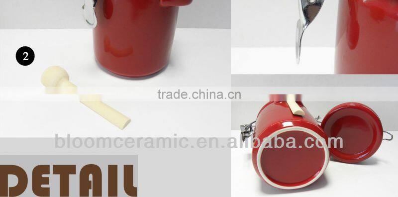 Canister ceramic with scoop