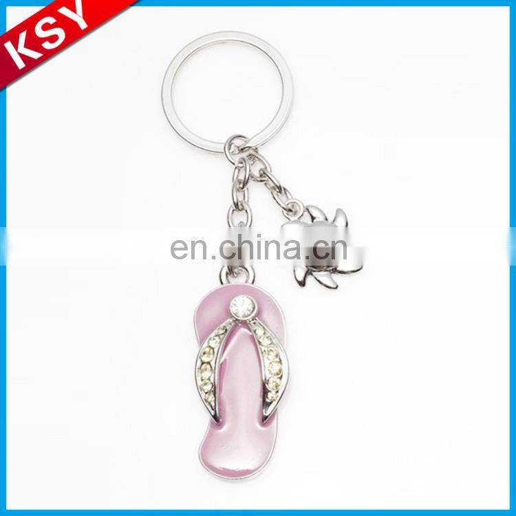 2017 New Products Innovative Product Train Christmas Gift Mini Metal Yellow Pet Tree Keychain