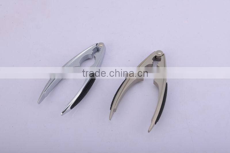 2014 New design promotional new nut cracker, high quality