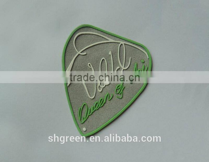 Microfibre basis raised rubber animal foot logo patch
