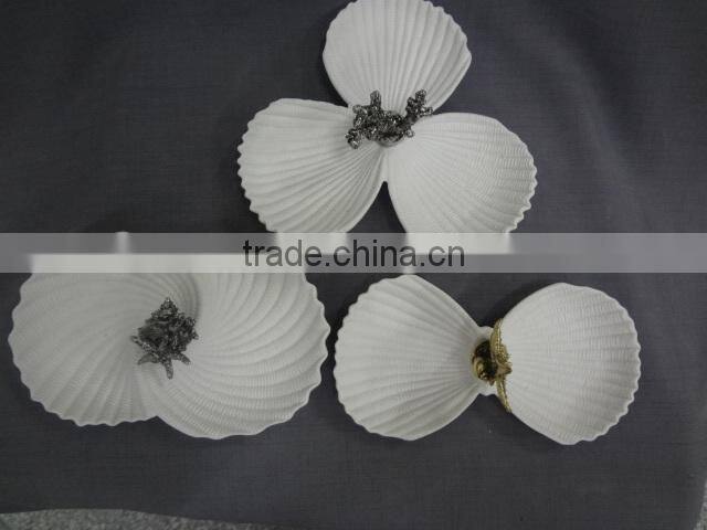 creative white porcelain bowls and plates