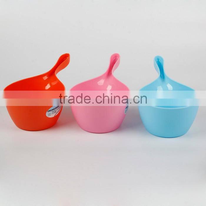 Kitchen Cooking Plastic Water Bailer