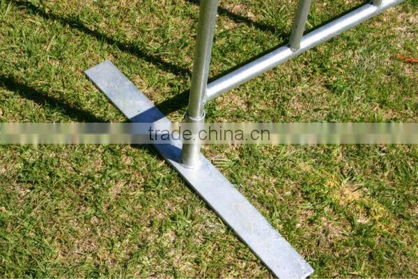removable barrier fence