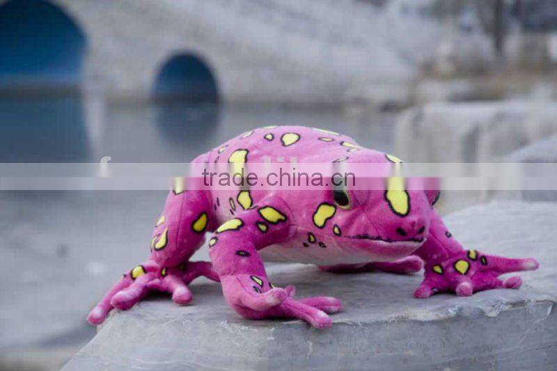 2014 hot realistic plush toy frog