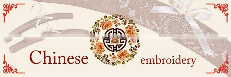 Hotel usage satin clothes hanger with linen