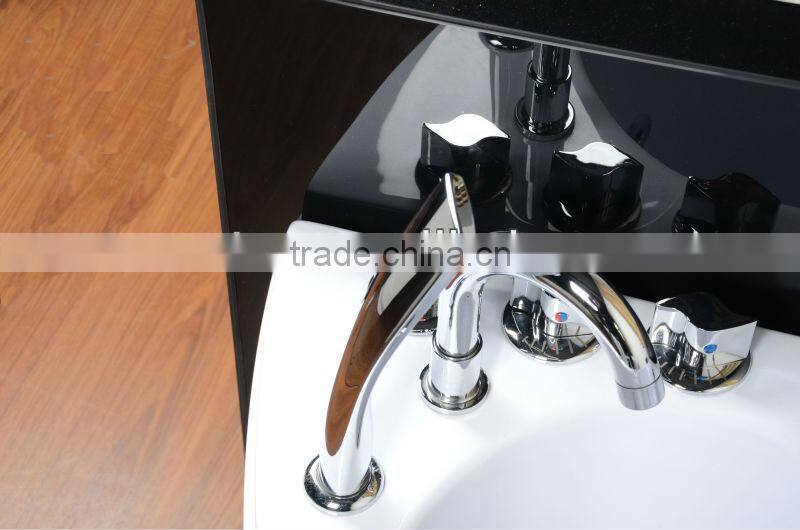 Corner Massage Bathtub with Handrail 1620*830*600mm