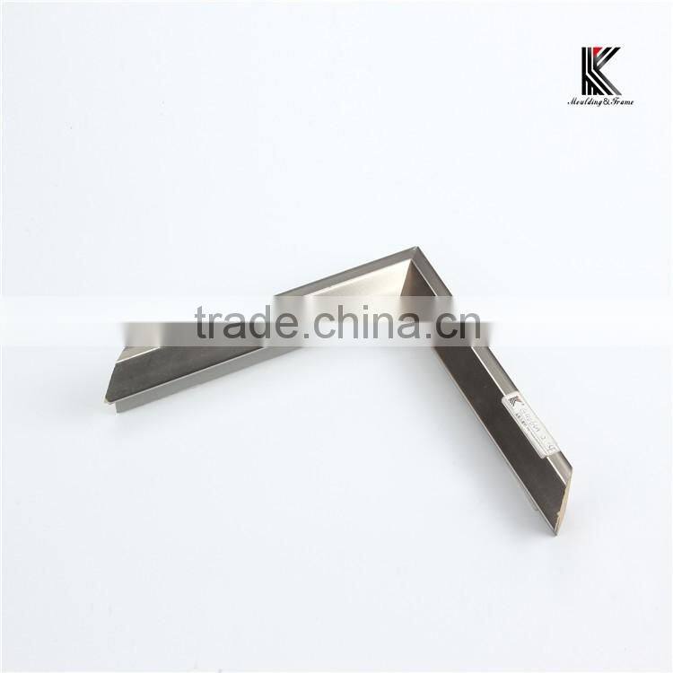 Photo frame moulding