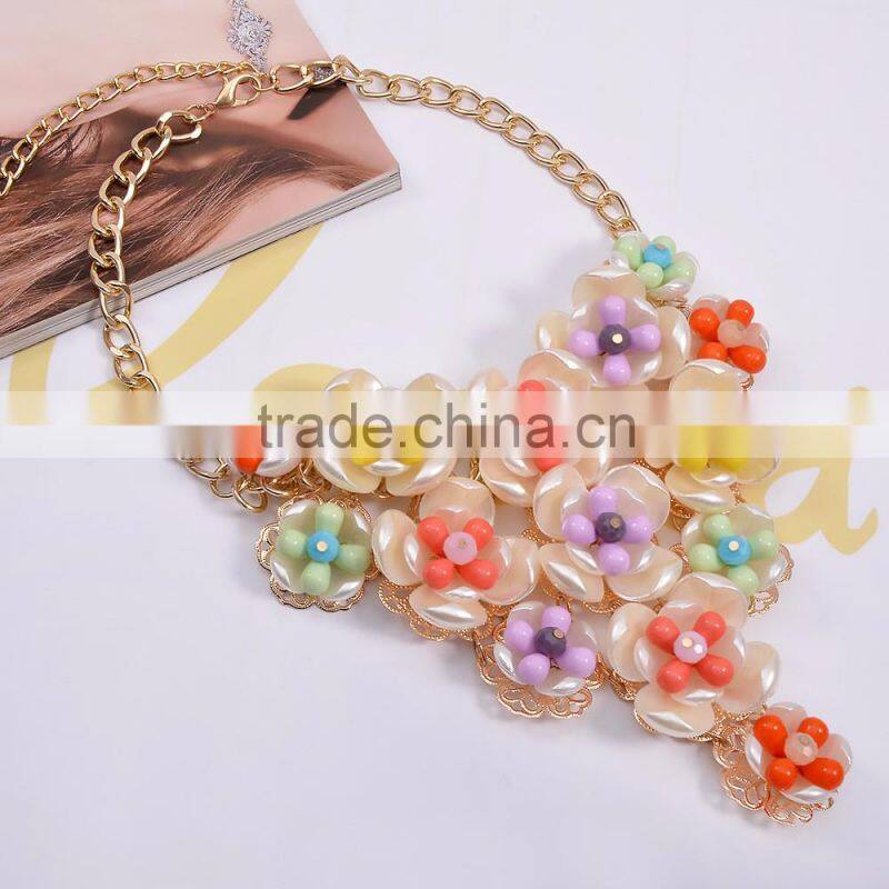 Factory directly wholesale gold plated ambilight resin fresh flower necklace for girl