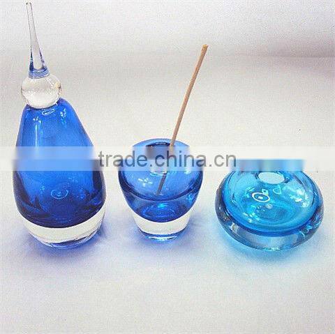 hand blown perfume bottles with lid;blue crystal glass aroma fragrance diffuser professional musk home ornament