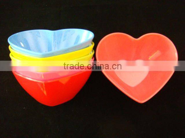 Flower shaped melamine salad bowl