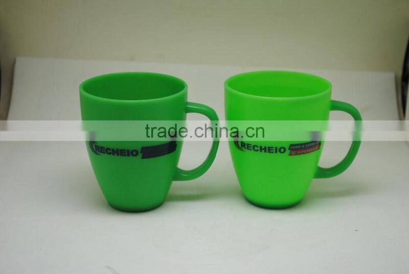 kids use food grade plastic mugs with handles for promotional