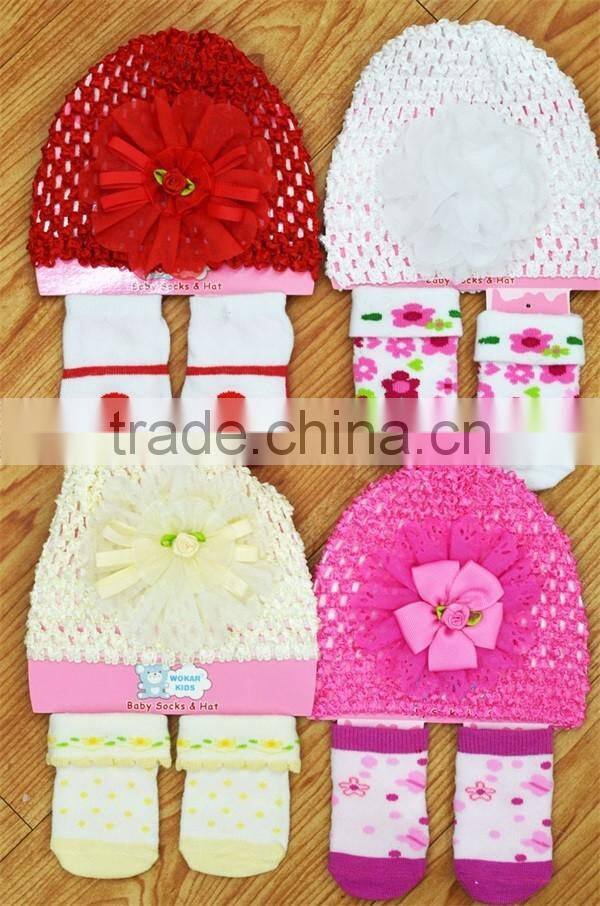 Fashion knitted folwer newborn baby hat+socks set