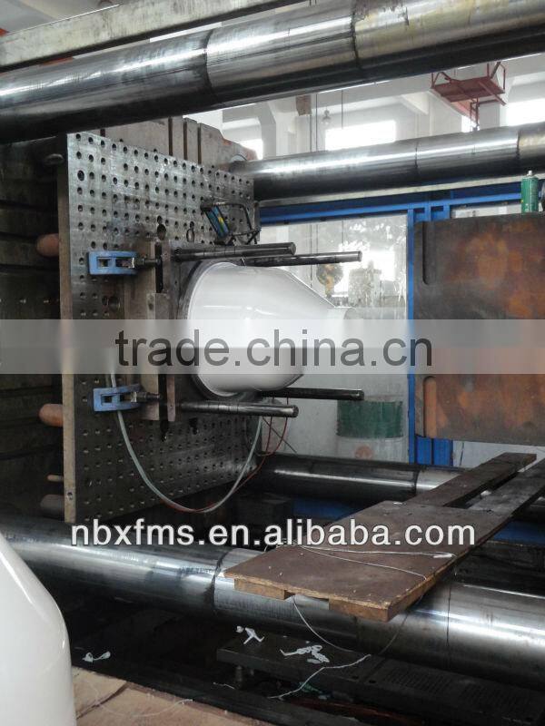 pig feeder dispenser 70L