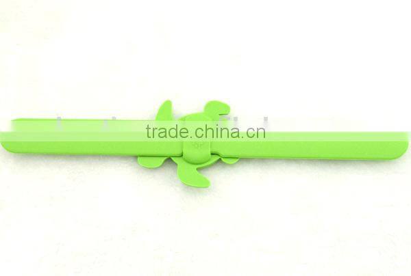 Cute tortoise slap watch with glass face quartz movt silicone strap for child