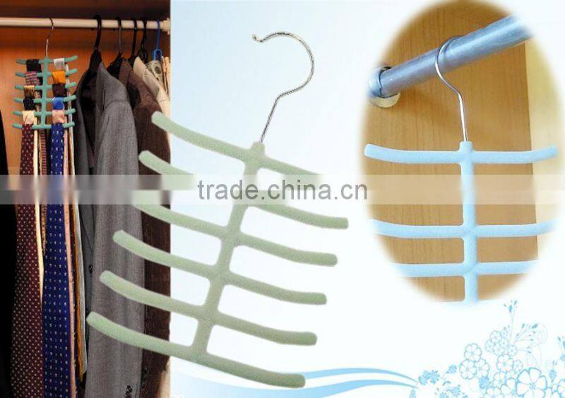 Velvet hanger for necktie